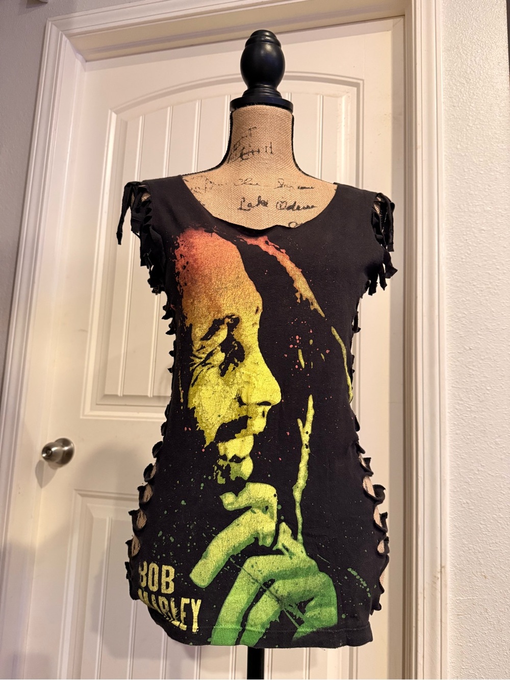 Bob Marley Distressed Cutout Graphic Tee – Size Small